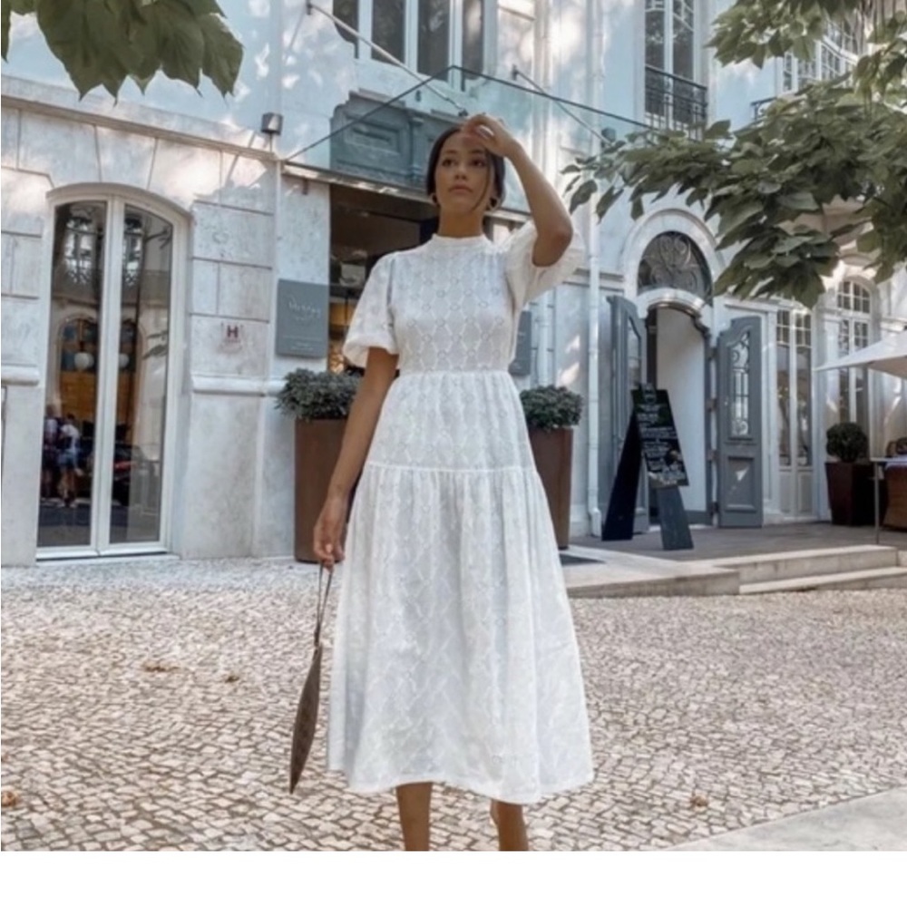 ZARA TEXTURE  VOLUMINOUS DRESS White